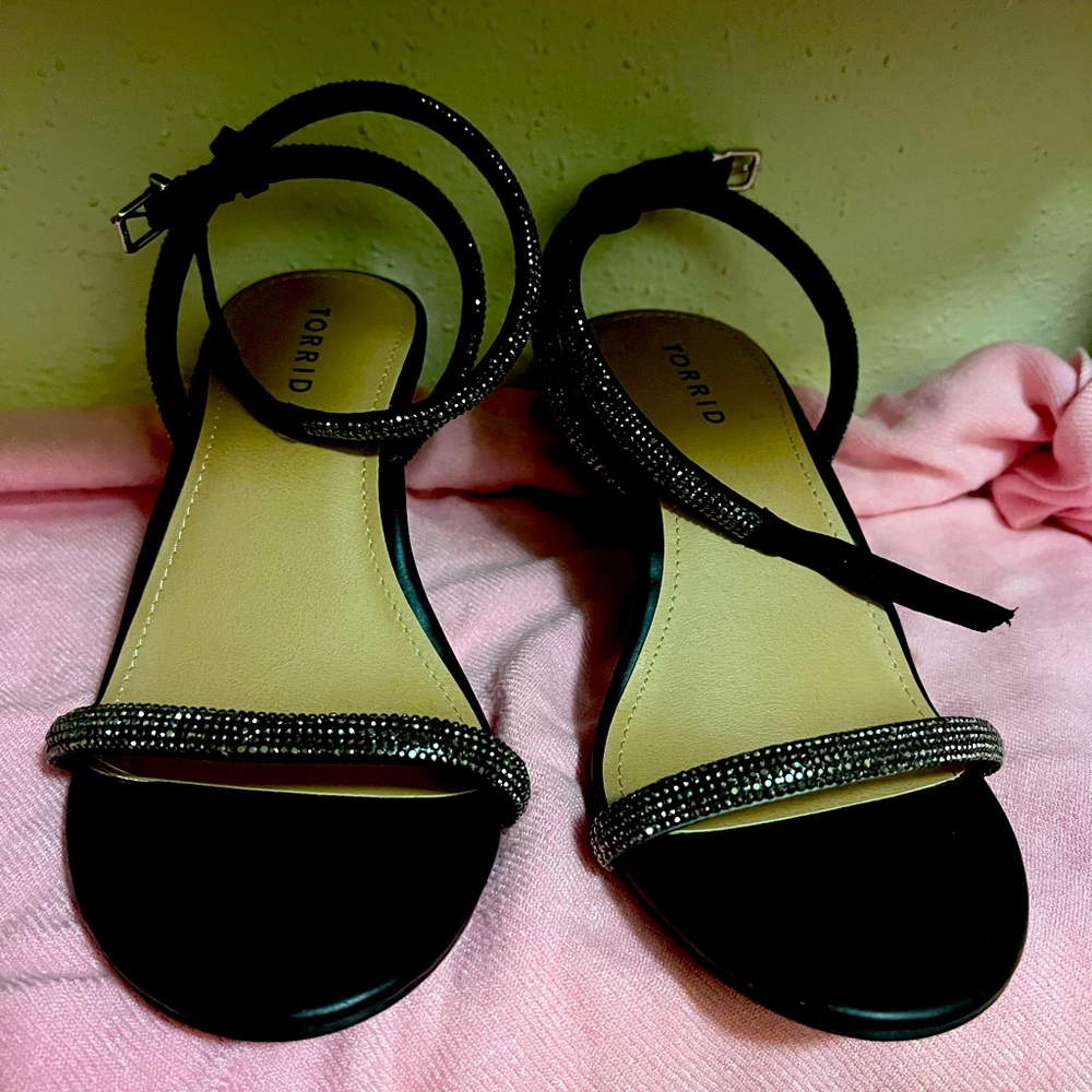 Cute short pump dress shoes